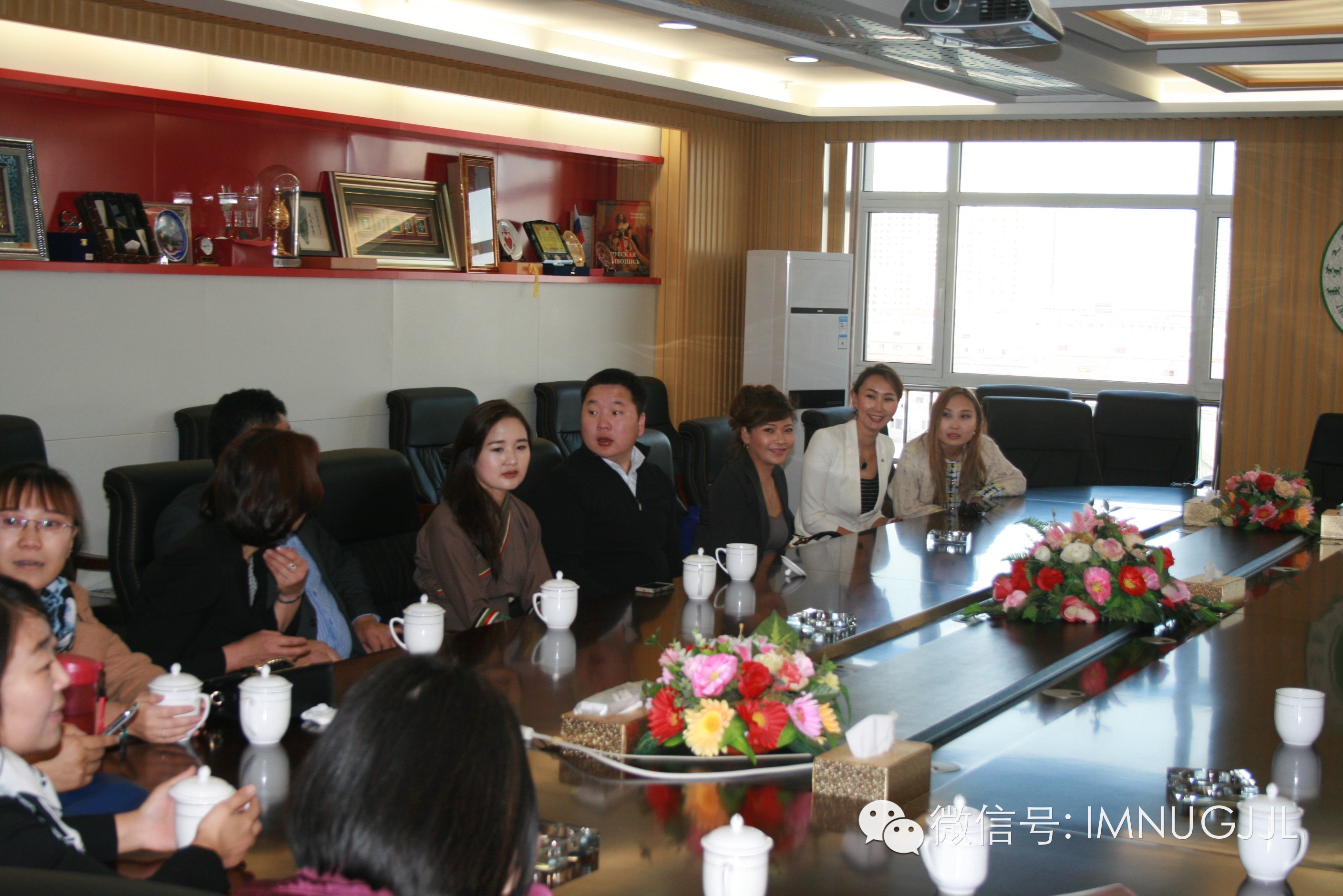 The Alumni from Mongolia Visit IMNU